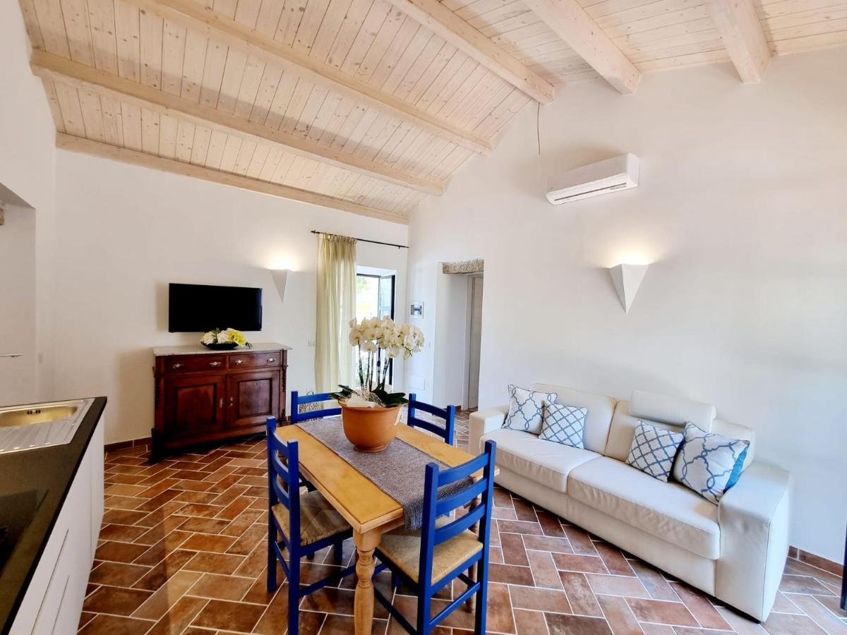 Stazzo San Teodoro La Quercia Piscina Condivisa Apartment Ngoại thất bức ảnh