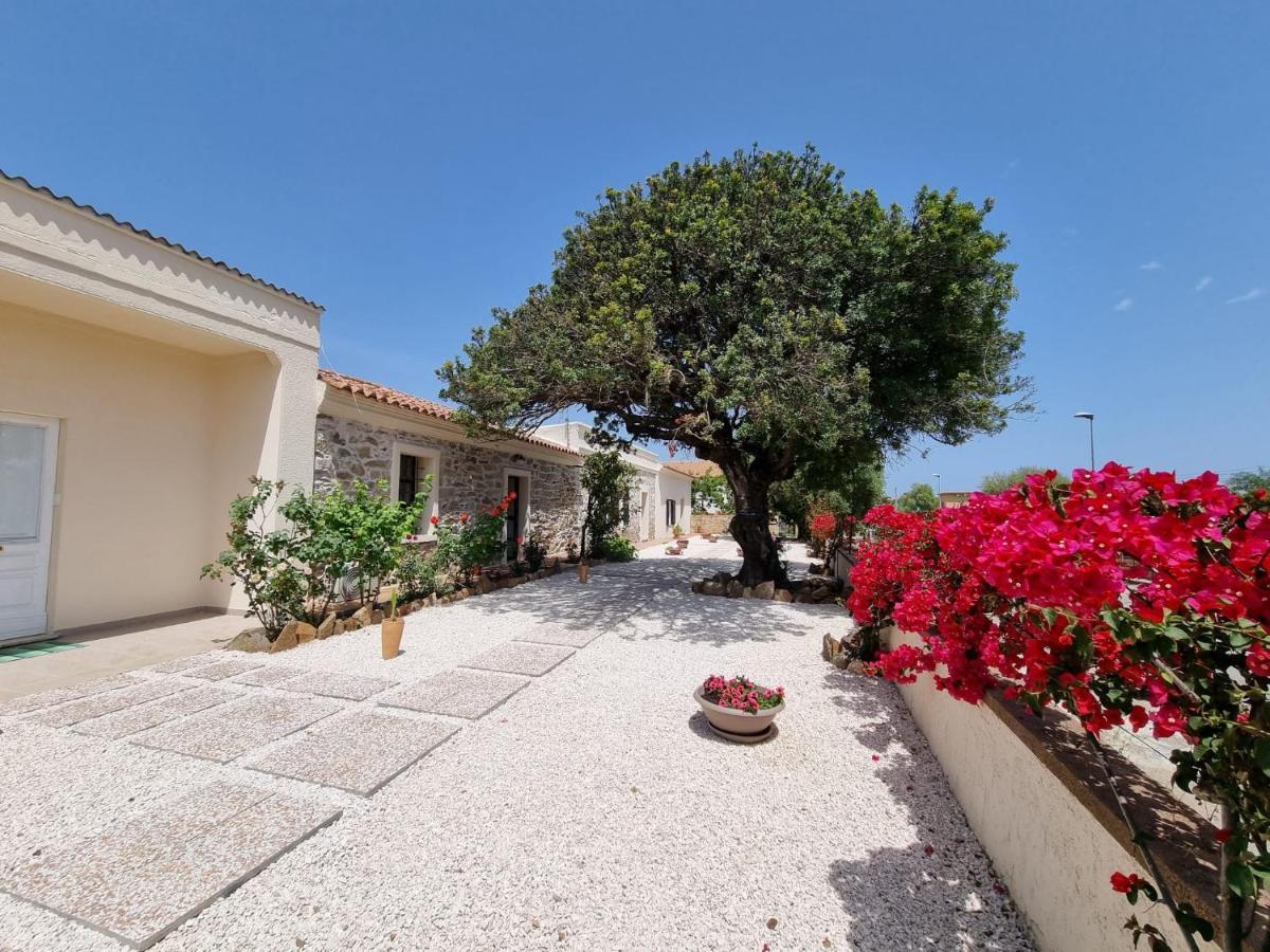 Stazzo San Teodoro La Quercia Piscina Condivisa Apartment Ngoại thất bức ảnh